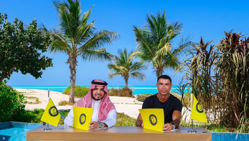 أضخم عقد مع رونالدو في تاريخ الرياضة العالمي